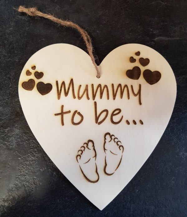 Large Wooden Heart Sign/Plaque "Mummy to be"